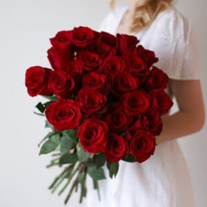 Розы красные в ленту (25 шт)  №1041 - Фото 9