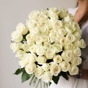 Розы белые российские в ленту (51 шт) №1731 - Фото 4