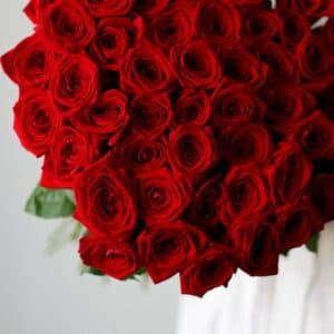 Розы красные российские в ленту (51 шт) №1725 - Фото 4